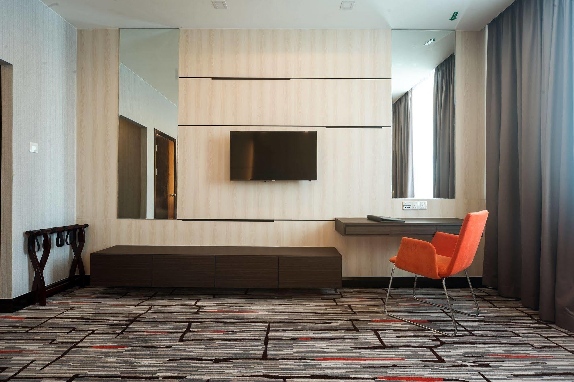 Promenade Hotel Бинтулу Экстерьер фото