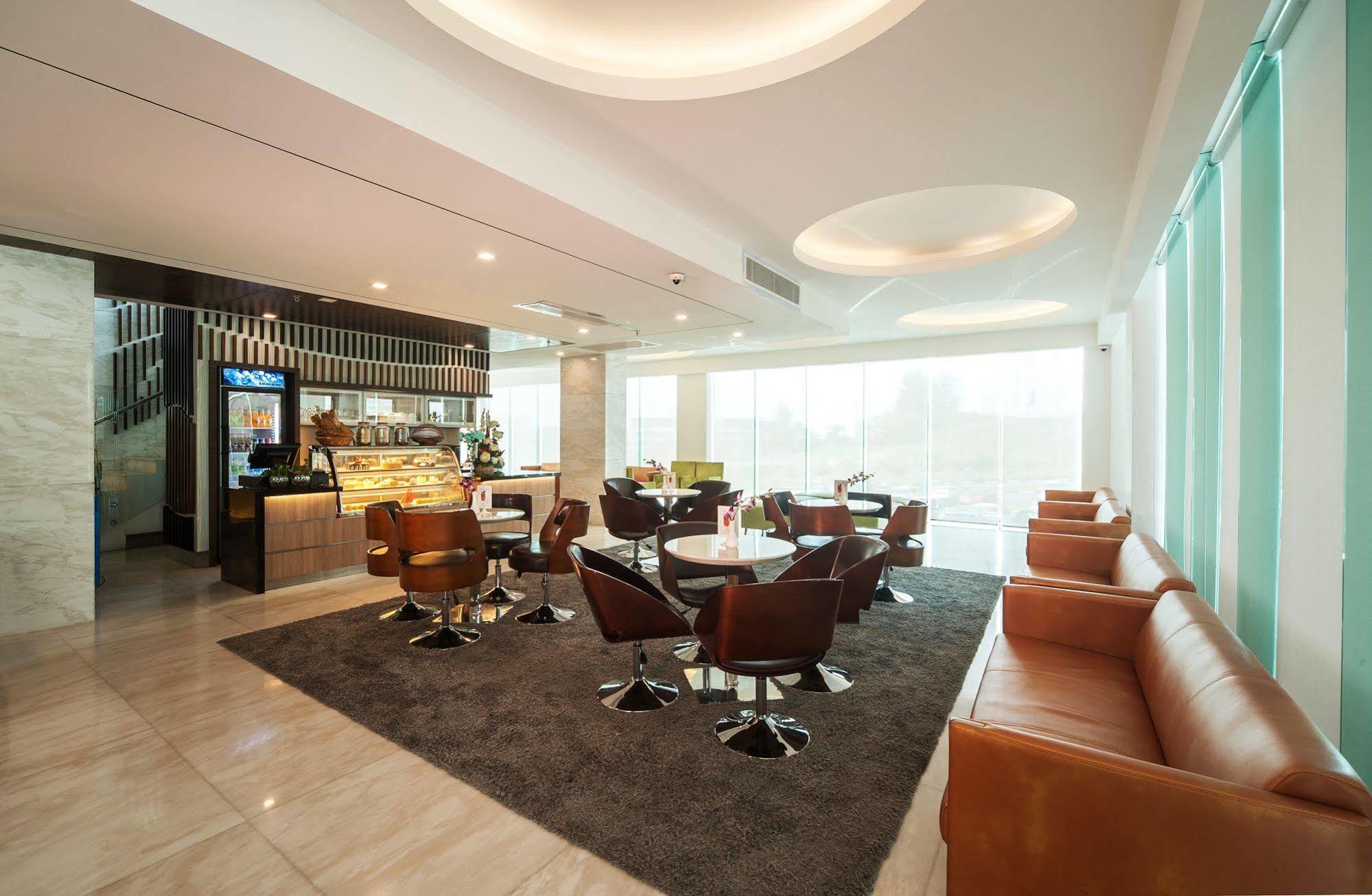 Promenade Hotel Бинтулу Экстерьер фото