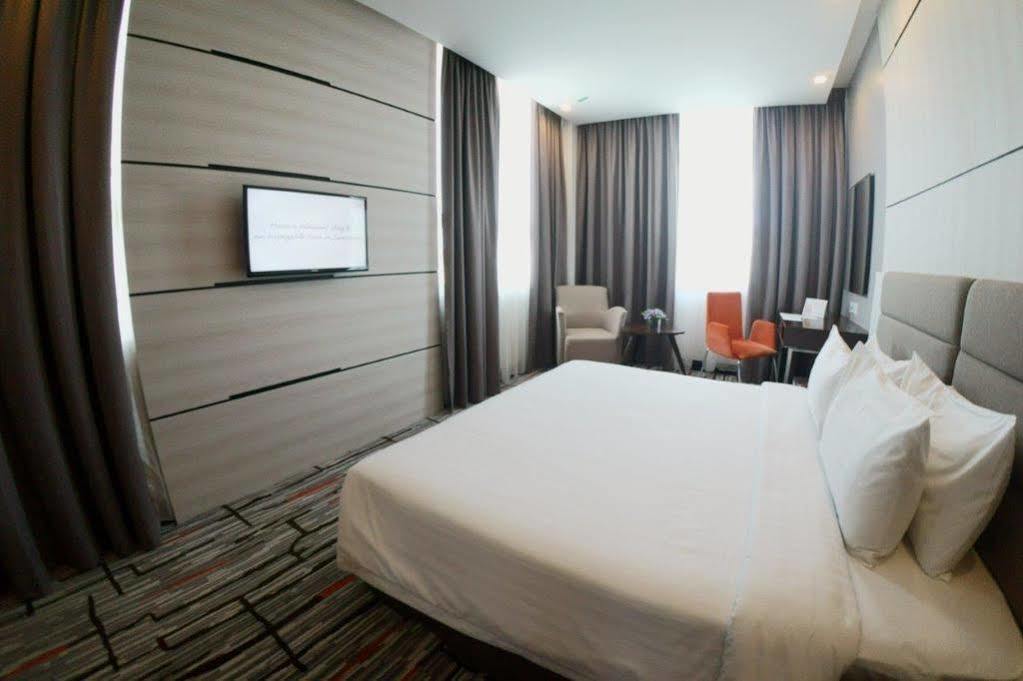 Promenade Hotel Бинтулу Экстерьер фото
